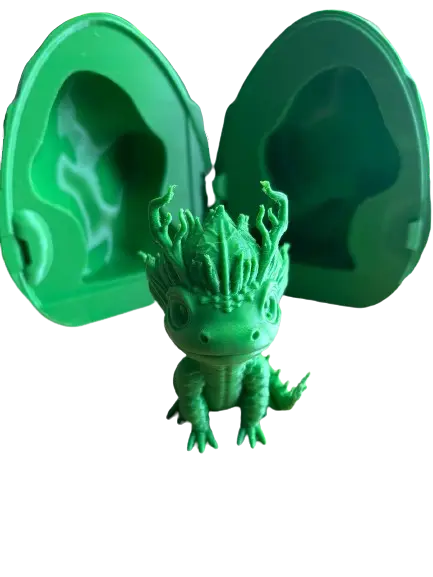 Dragon de la forêt dans son oeuf